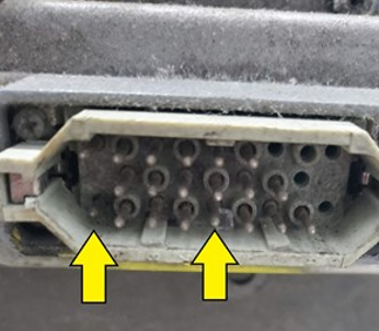 25-pin hot runner connector damage